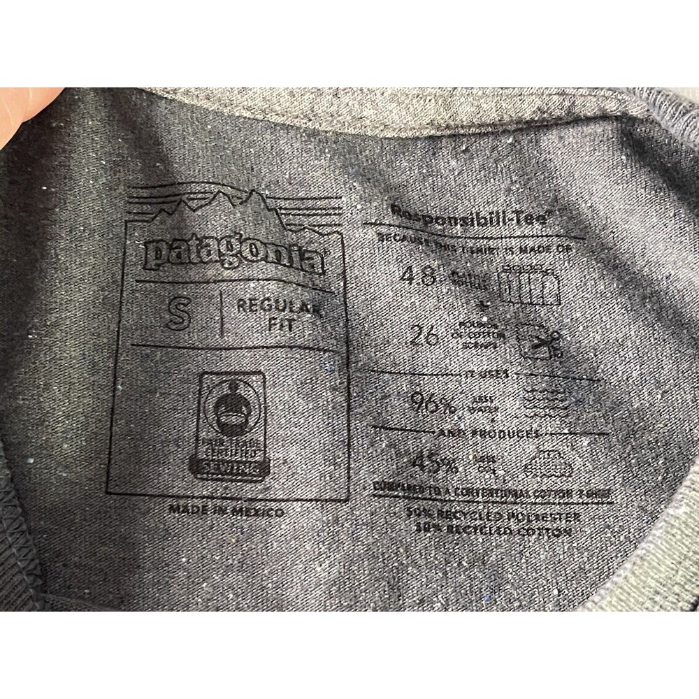 Men's Patagonia P-6 Logo Resonsibili-Tee Size Small Plume Grey Style #38504 - Picture 5 of 12